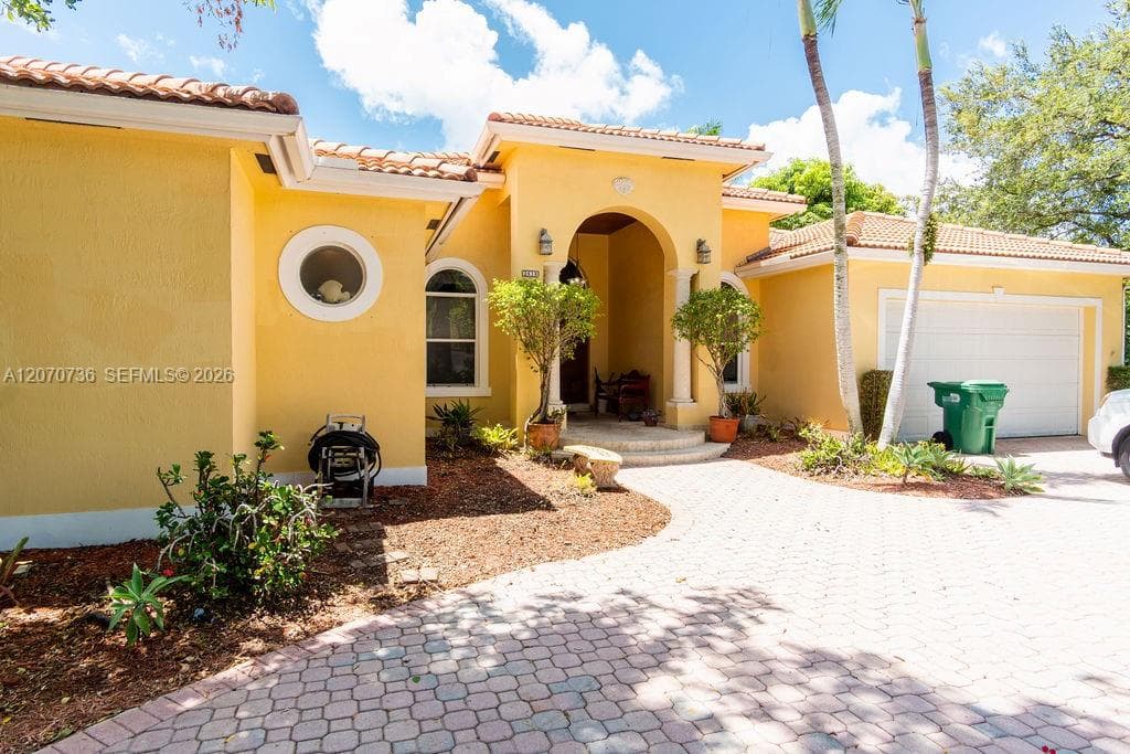 2610 SW 112th Ct, Miami FL 33165 photo 2