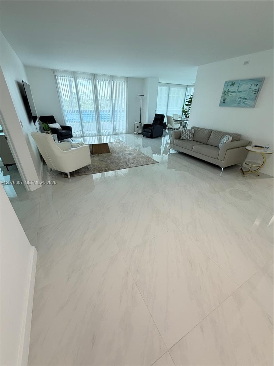 3500 Mystic Pointe Dr # 405, Aventura FL 33180