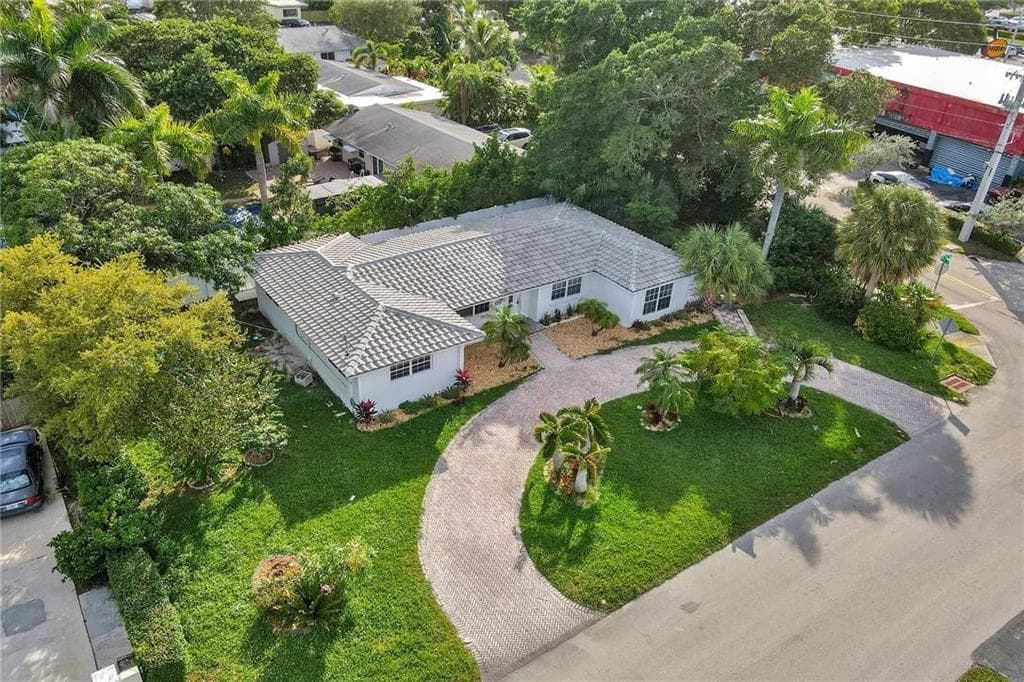 2206 SE 14TH Street, Pompano Beach FL 33062