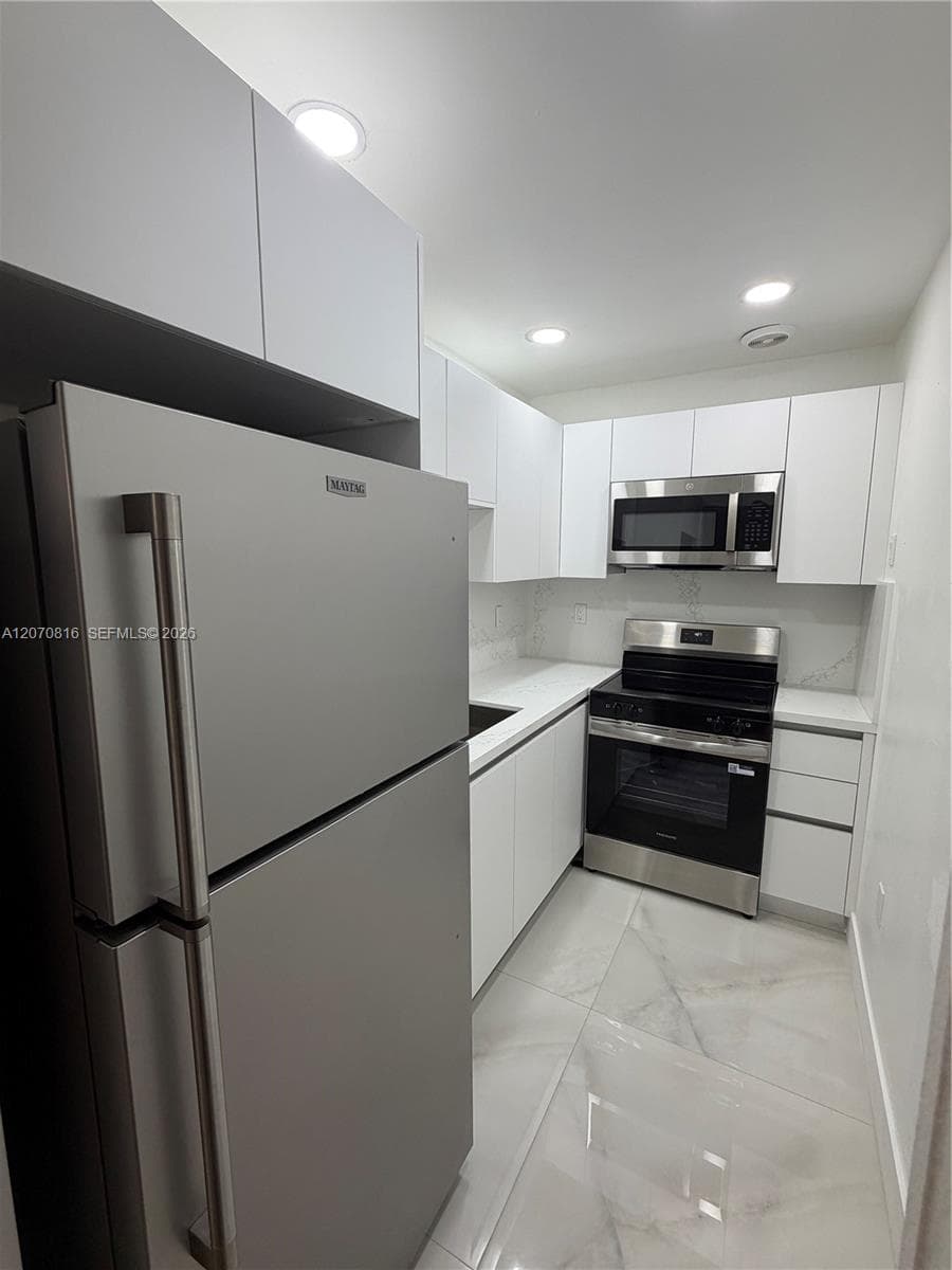 4713 NW 7th St # 1, Miami FL 33126 photo 3