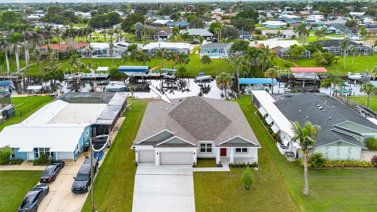 798 SE Seahouse Drive, Port St. Lucie FL 34983 photo 2