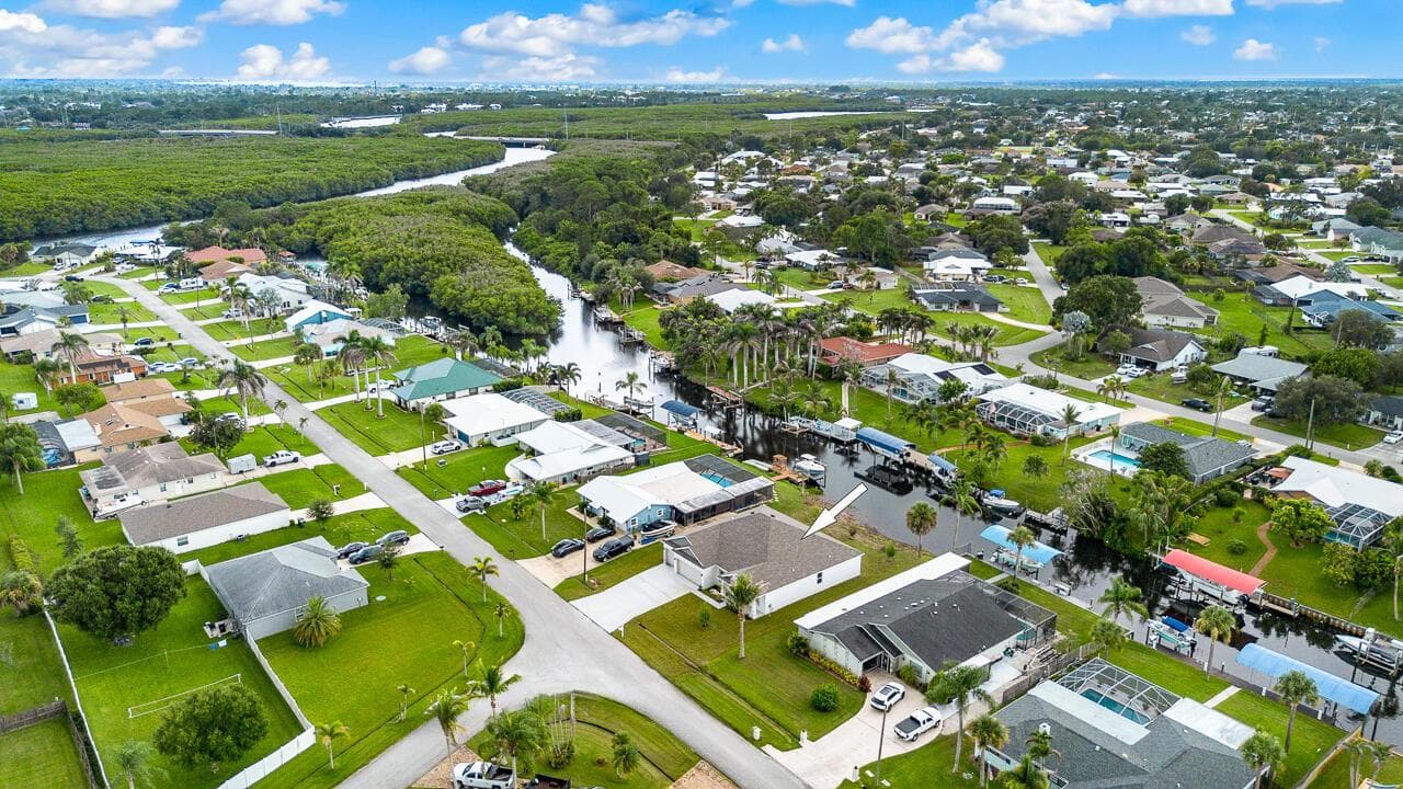 798 SE Seahouse Drive, Port St. Lucie FL 34983 photo 4