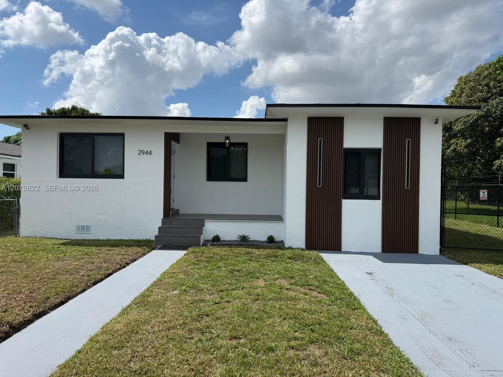 2944 NW 61st St, Miami FL 33142