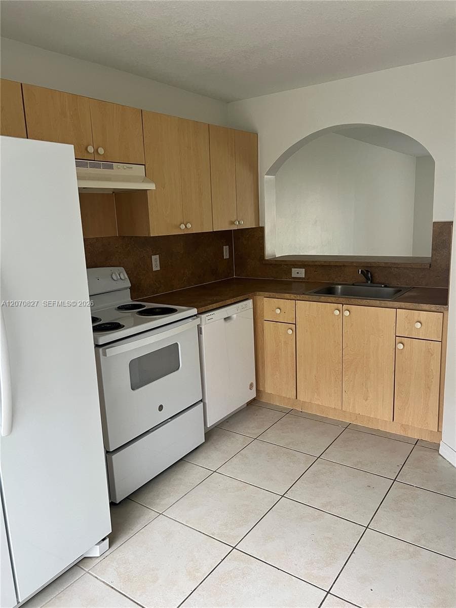 2911 SE 13th Ave # 49, Homestead FL 33035 photo 3