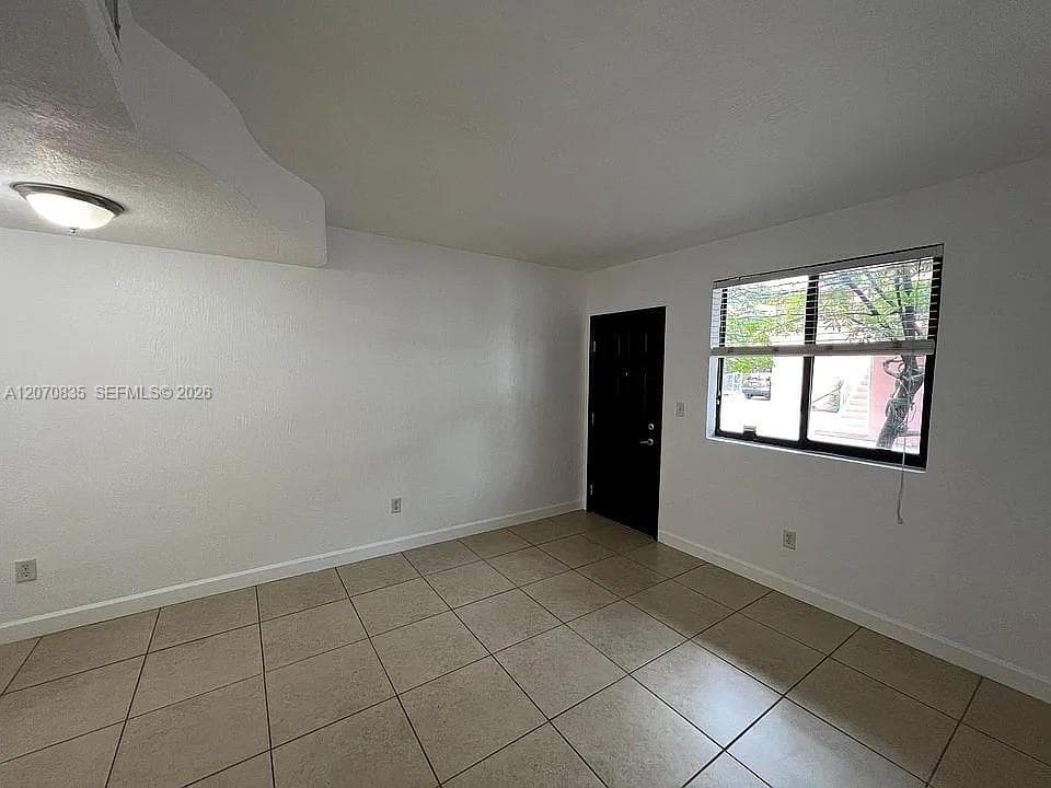 421 SW 6th St # 7, Miami FL 33130 photo 4