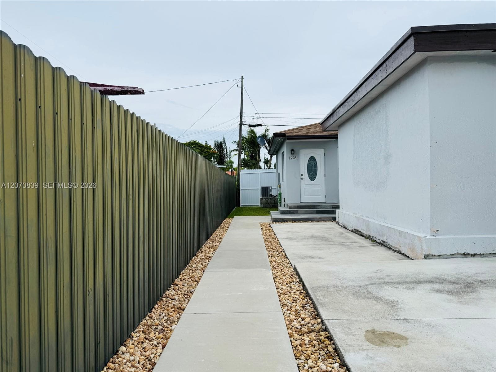 1221 SW 76th Ct, Miami FL 33144 photo 5