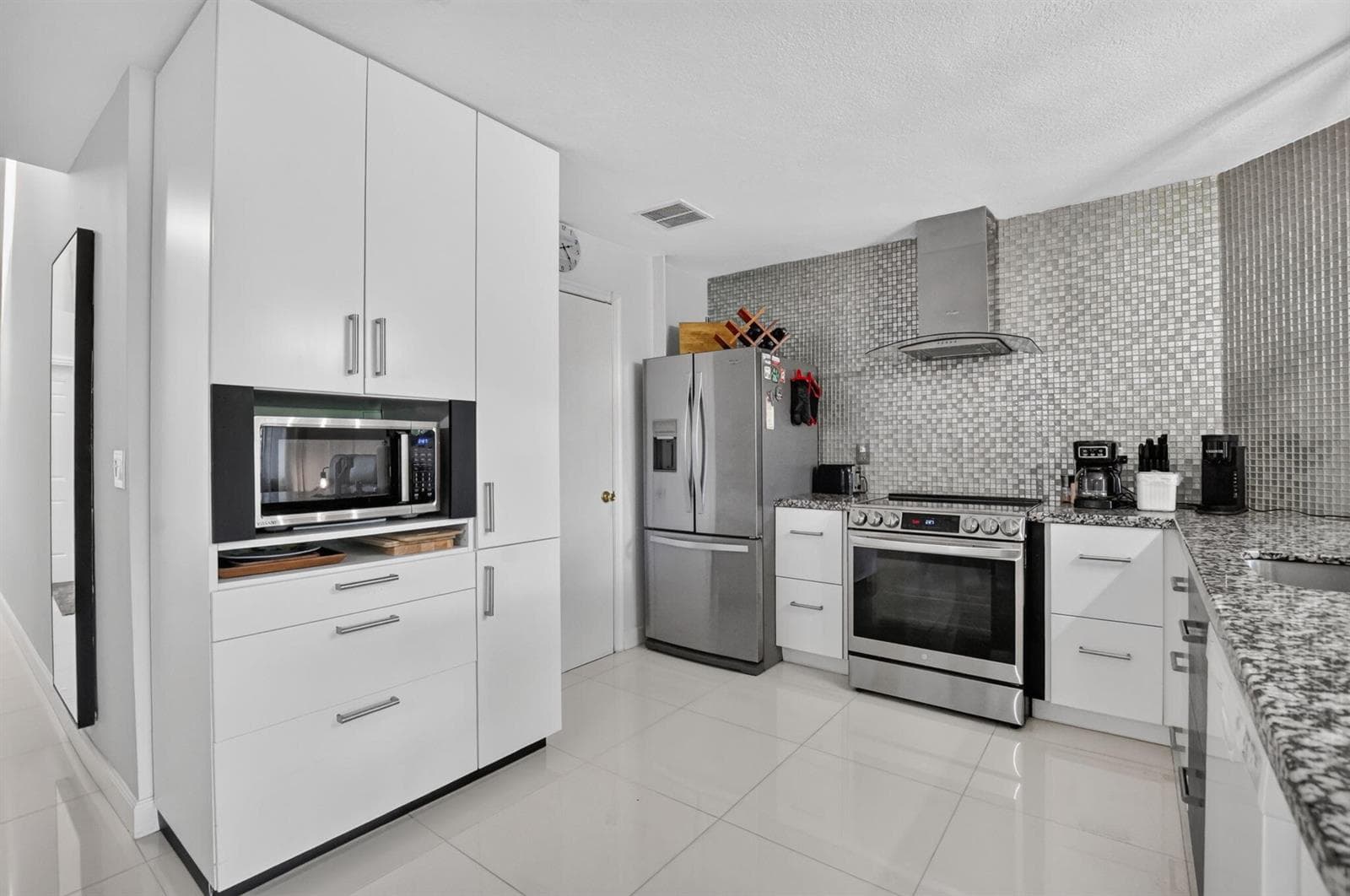 2260 Discovery Circle W, Deerfield Beach FL 33442 photo 5