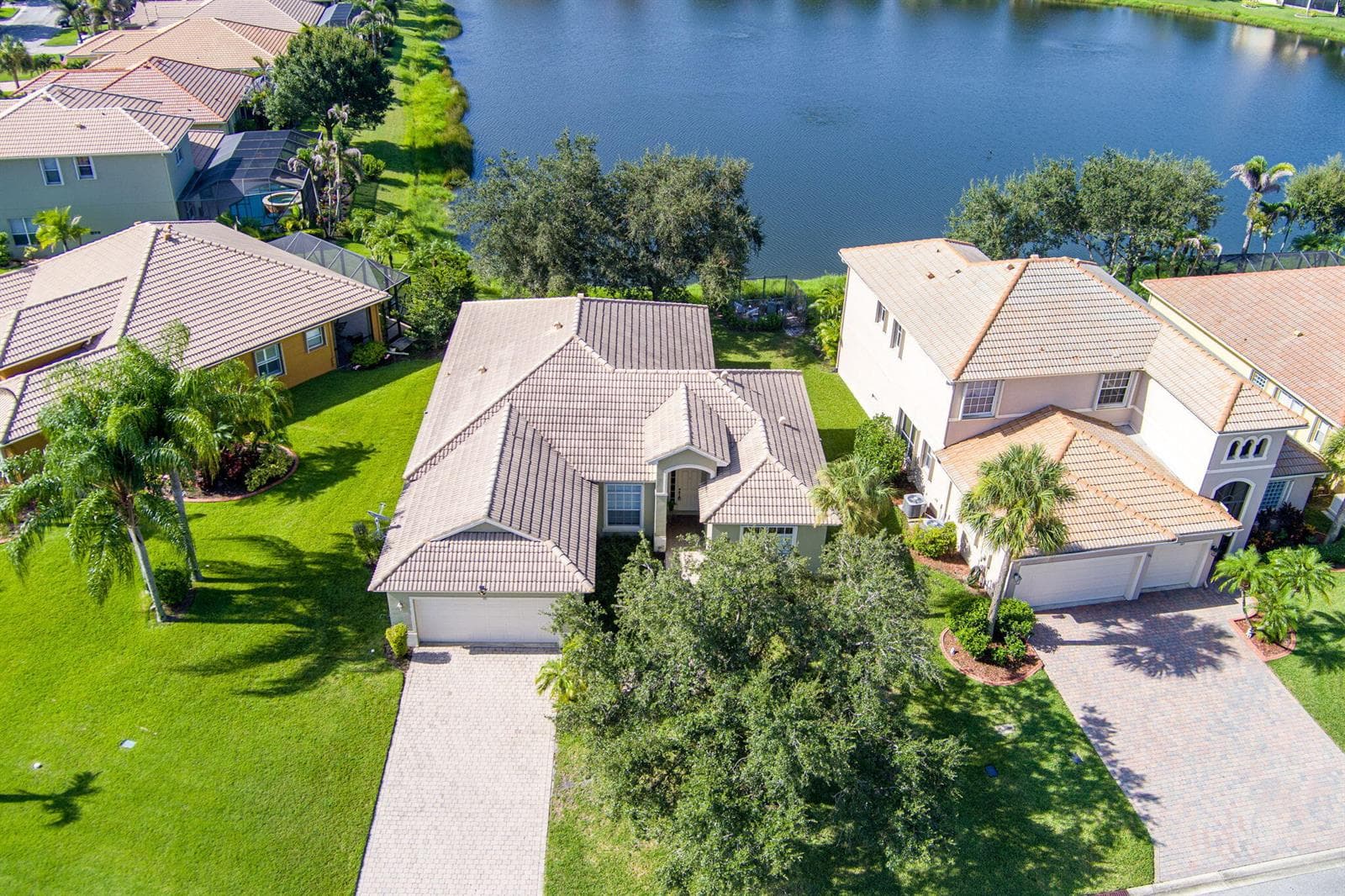 381 NW SHEFFIELD Circle, Port St. Lucie FL 34983 photo 2