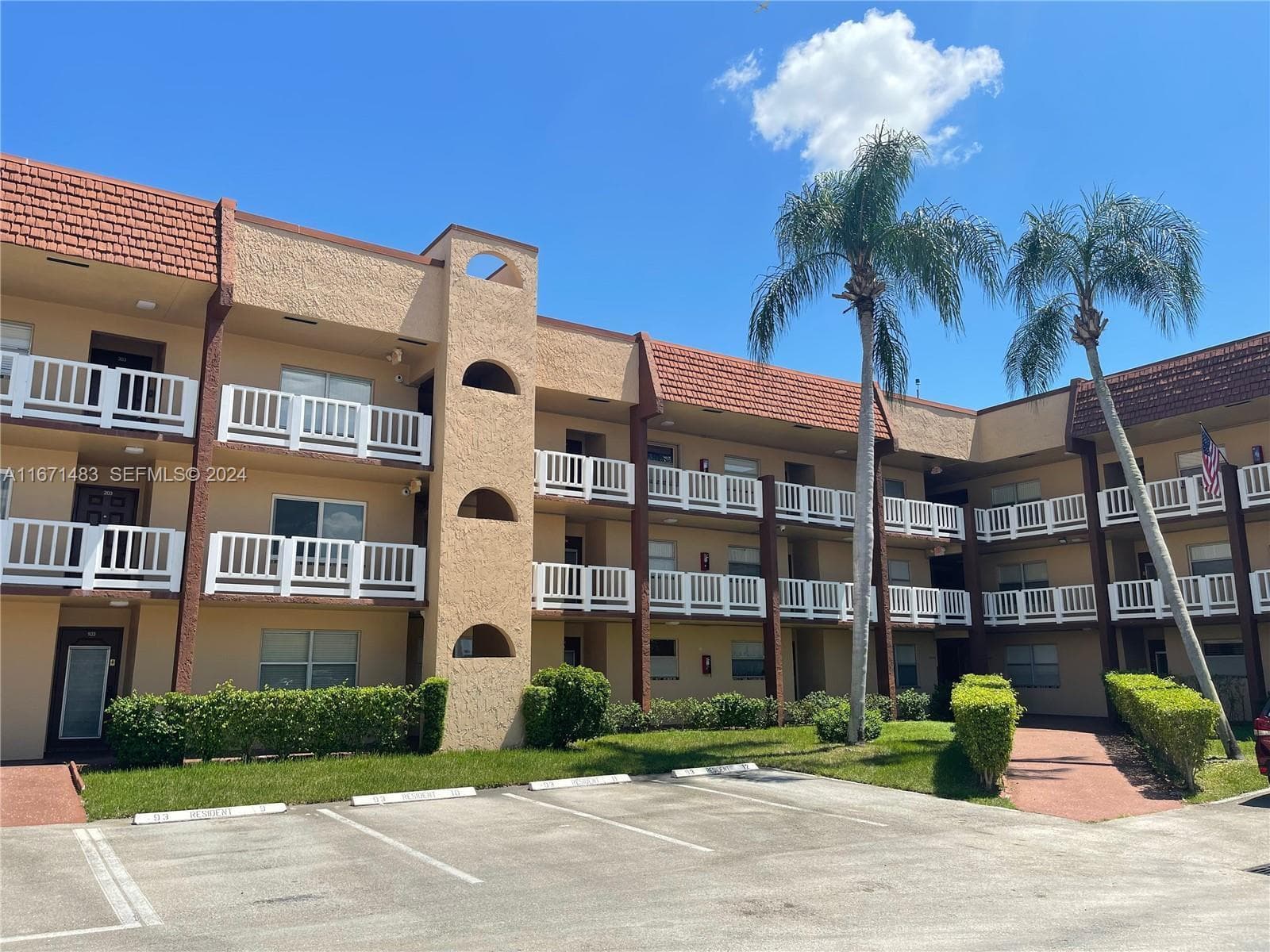 9300 Sunrise Lakes Boulevard # 303, Sunrise FL 33322