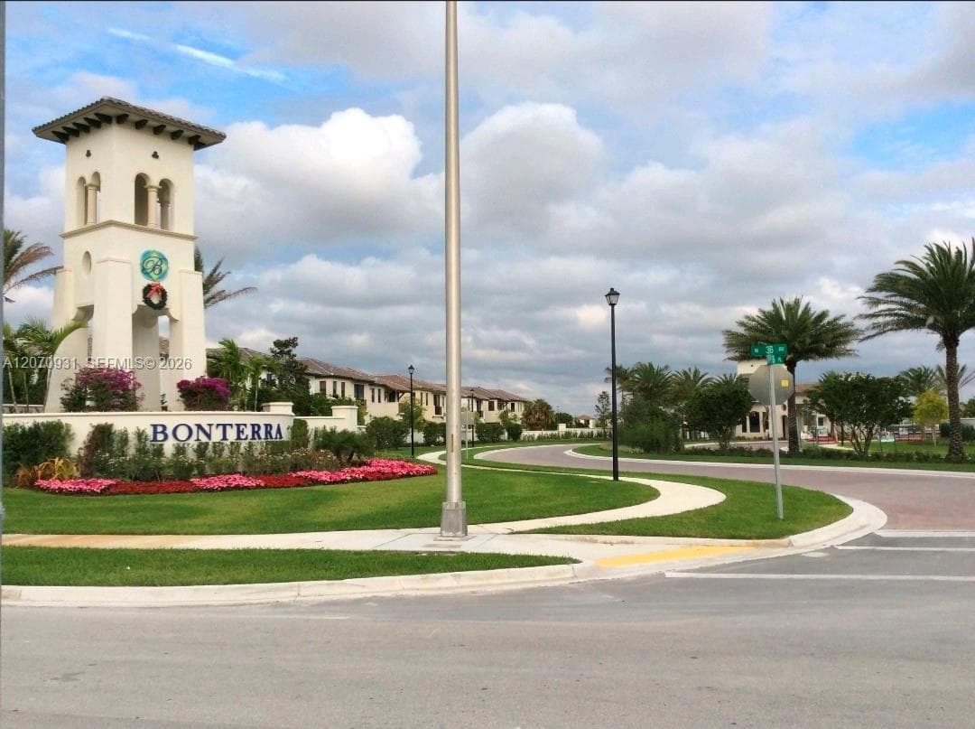 9267 W 34th Ct, Hialeah FL 33018
