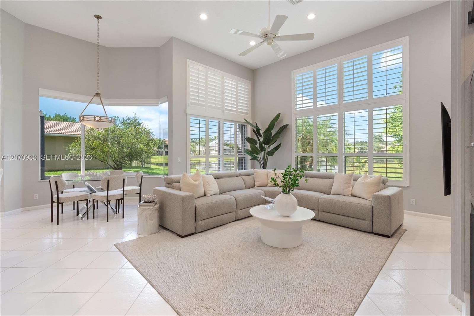 2733 Meadowood Dr, Weston FL 33332 photo 3