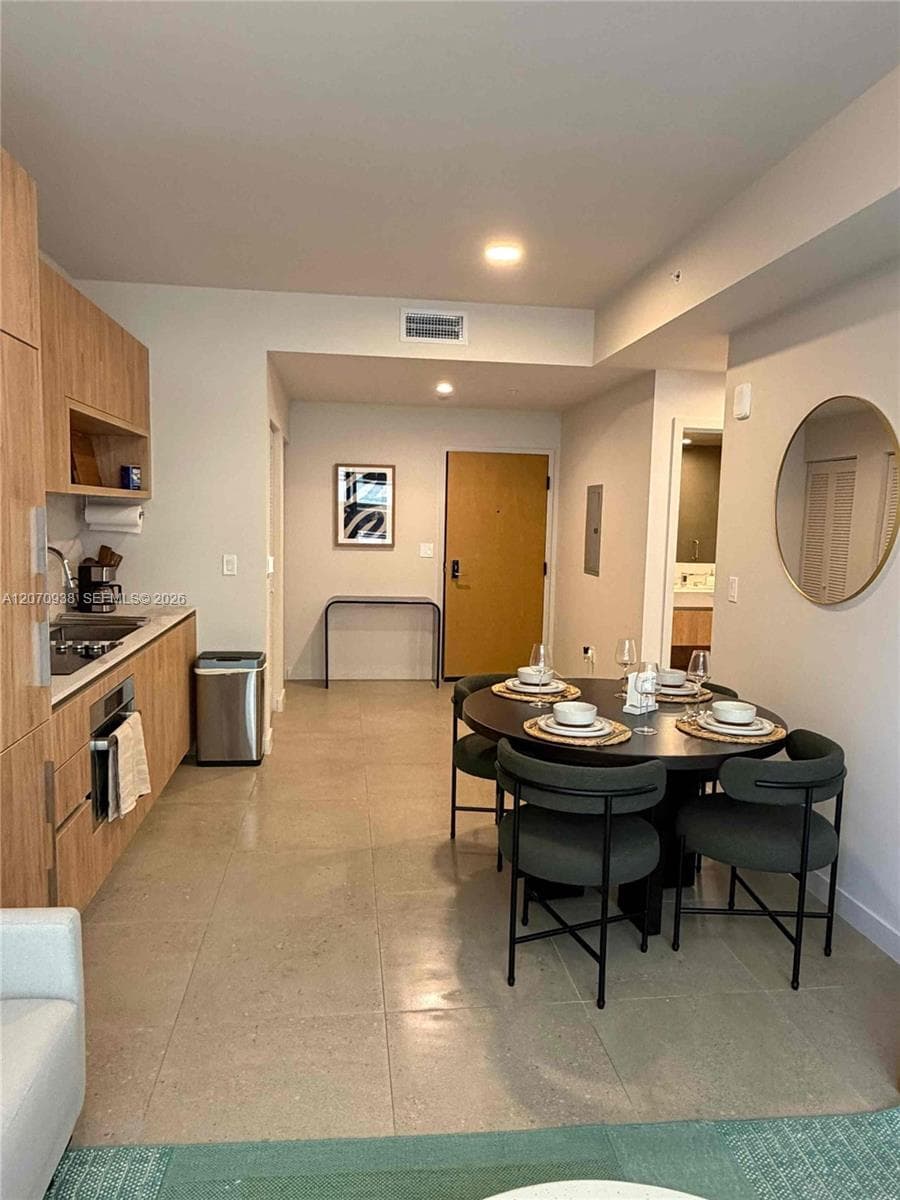 11 NE 6th St # 705, Miami FL 33132 photo 2