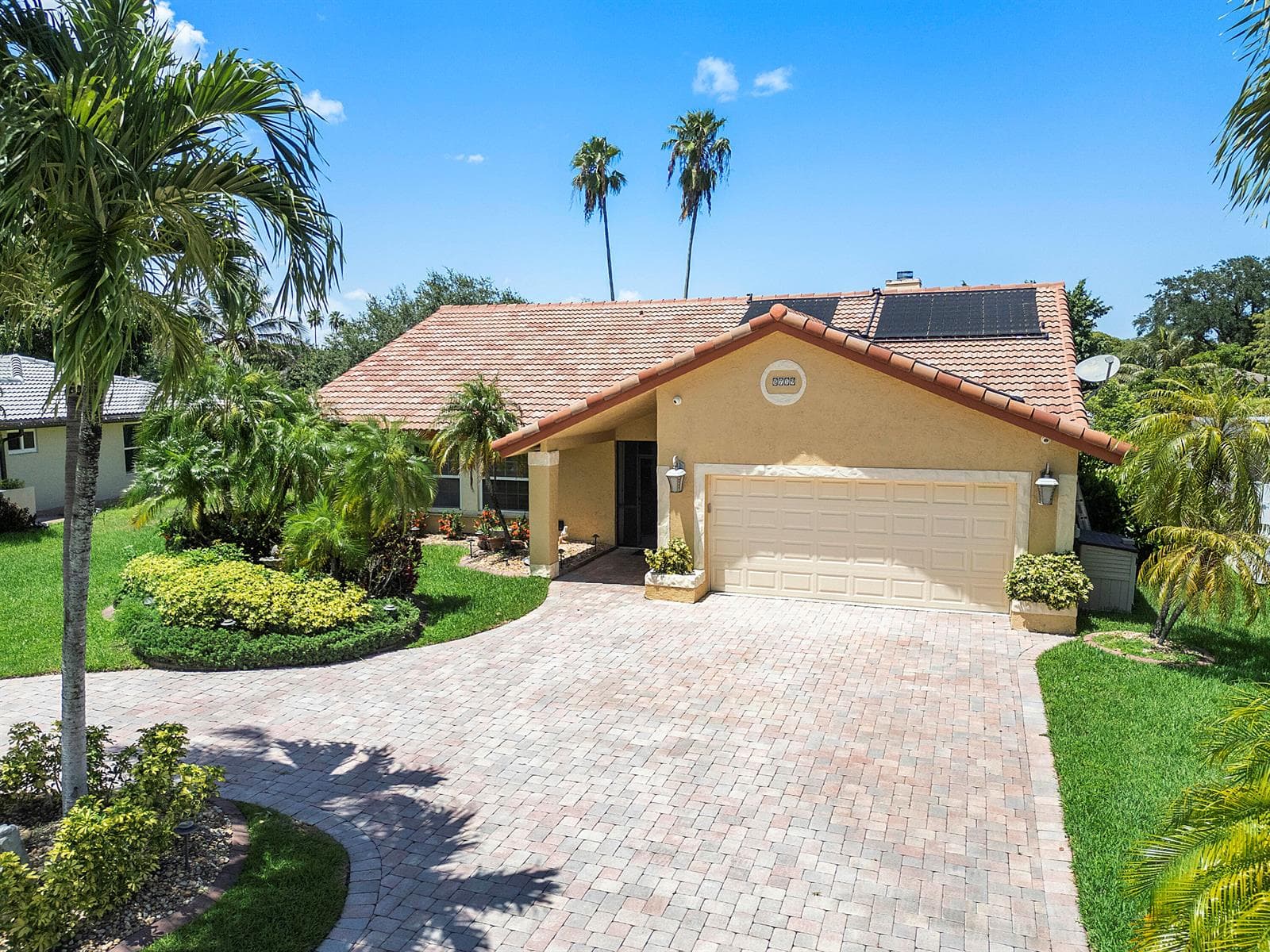 8719 NW 1ST Street, Coral Springs FL 33071