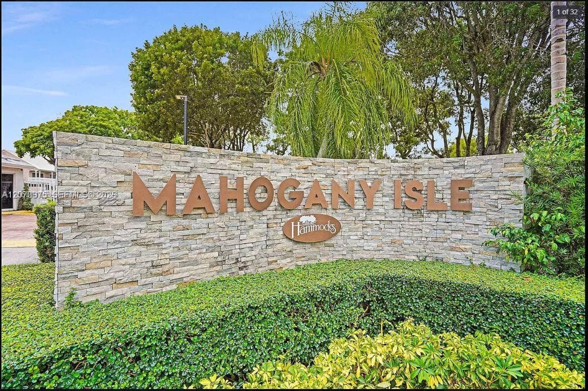 10521 Mahogany Key Cir # 207, Miami FL 33196 photo 2
