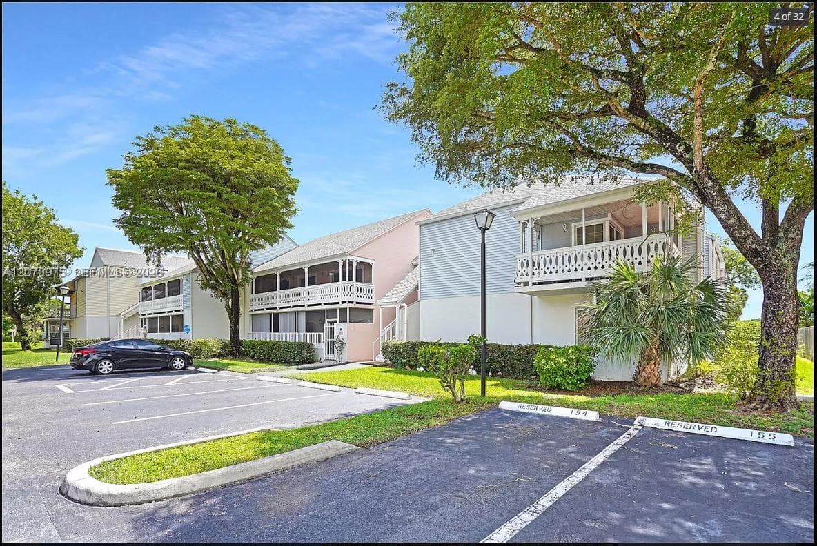 10521 Mahogany Key Cir # 207, Miami FL 33196