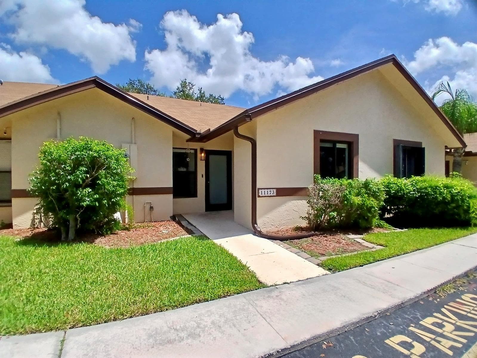 11173 NW 38TH Place, Sunrise FL 33351 photo 2