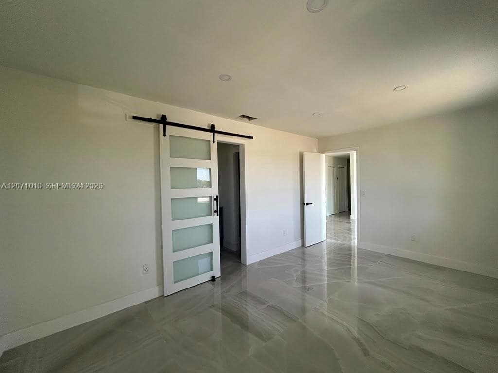 345 SW 18th Ave, Homestead FL 33030 photo 2