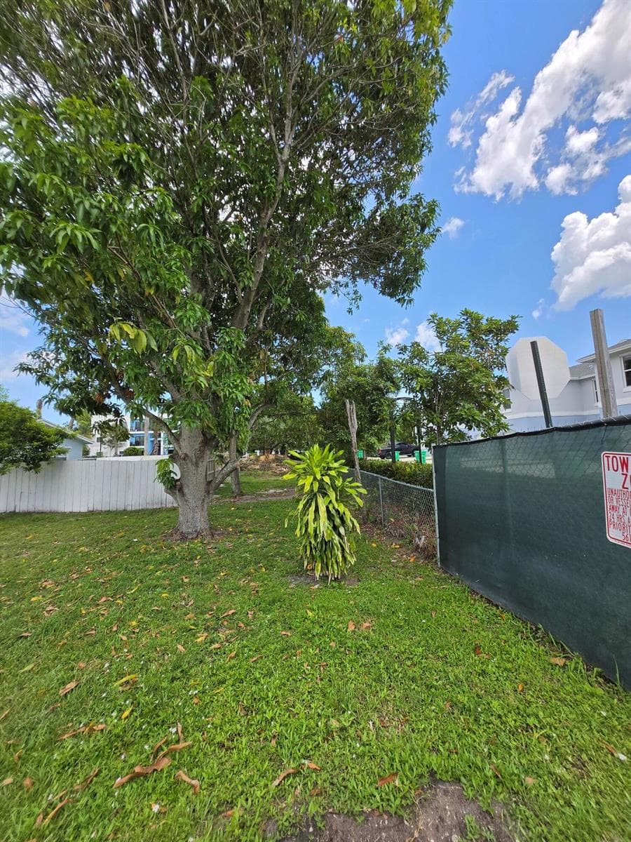 Xxx Patio Court, Lake Worth FL 33461 photo 3