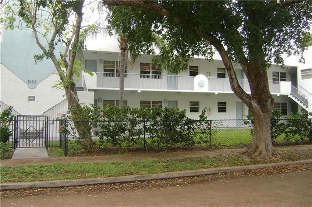 1925 Madison Street # 17, Hollywood FL 33020