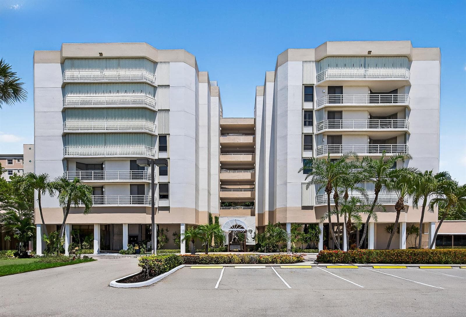 176 HELIOS # 108, Jupiter FL 33477 photo 5