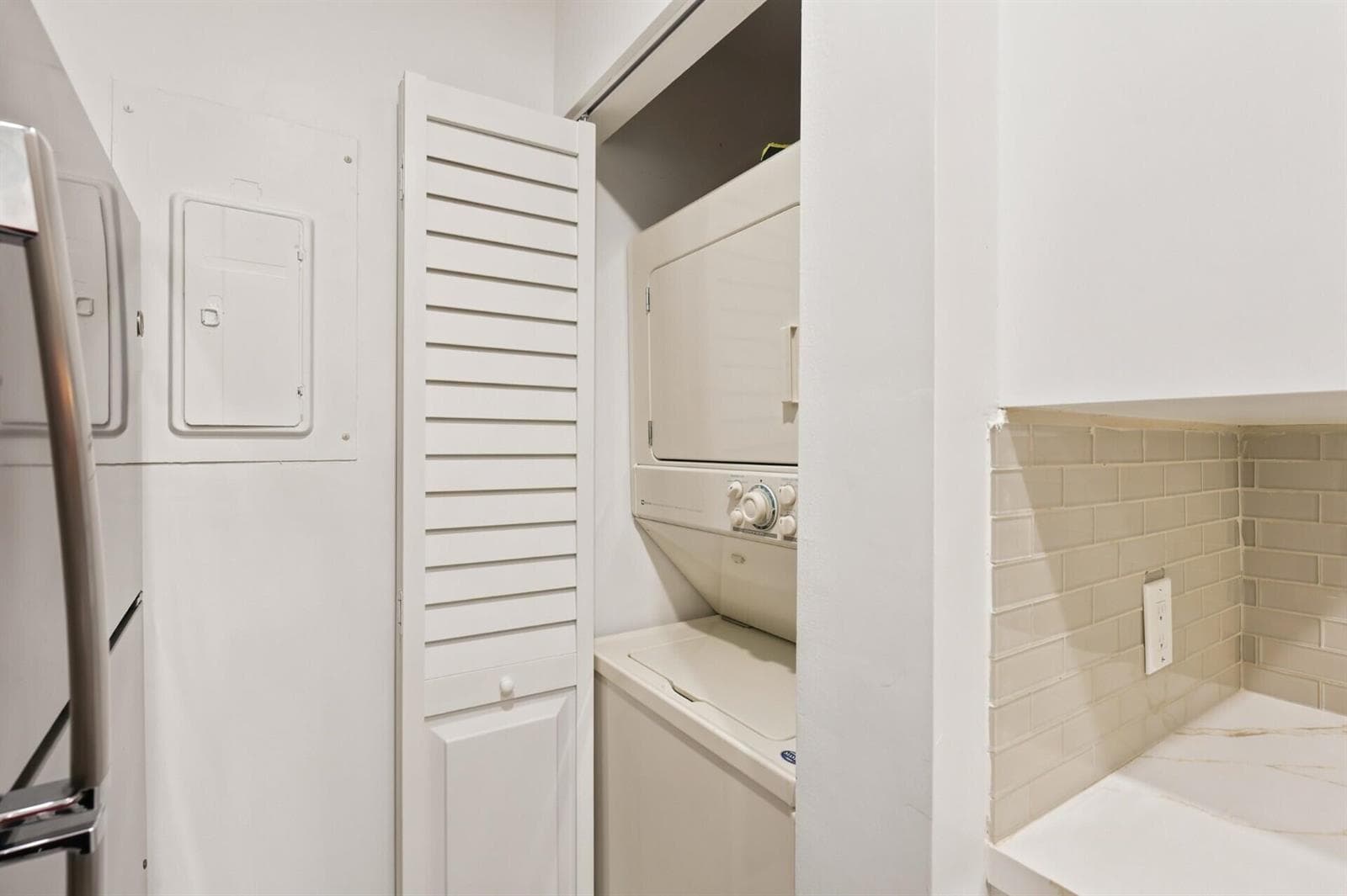609 SEA PINE Way # F2, FL 33415 photo 4