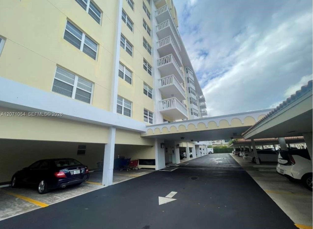 2500 NE 48th Ln # 806, Fort Lauderdale FL 33308 photo 2