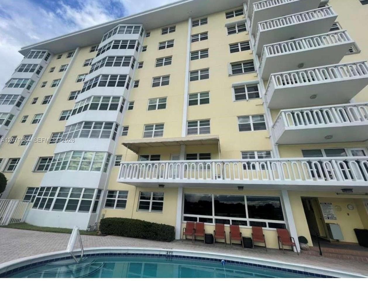 2500 NE 48th Ln # 806, Fort Lauderdale FL 33308 photo 3