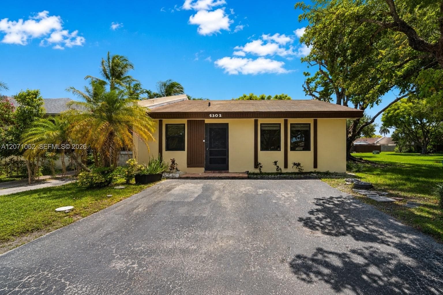 5302 SW 138th Pl, Miami FL 33175