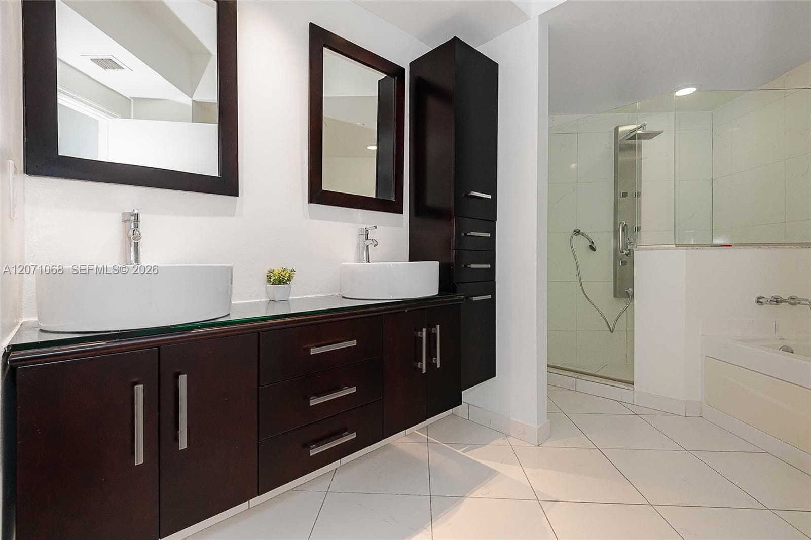 55 SE 6th St # 1507, Miami, FL 33131 photo 2