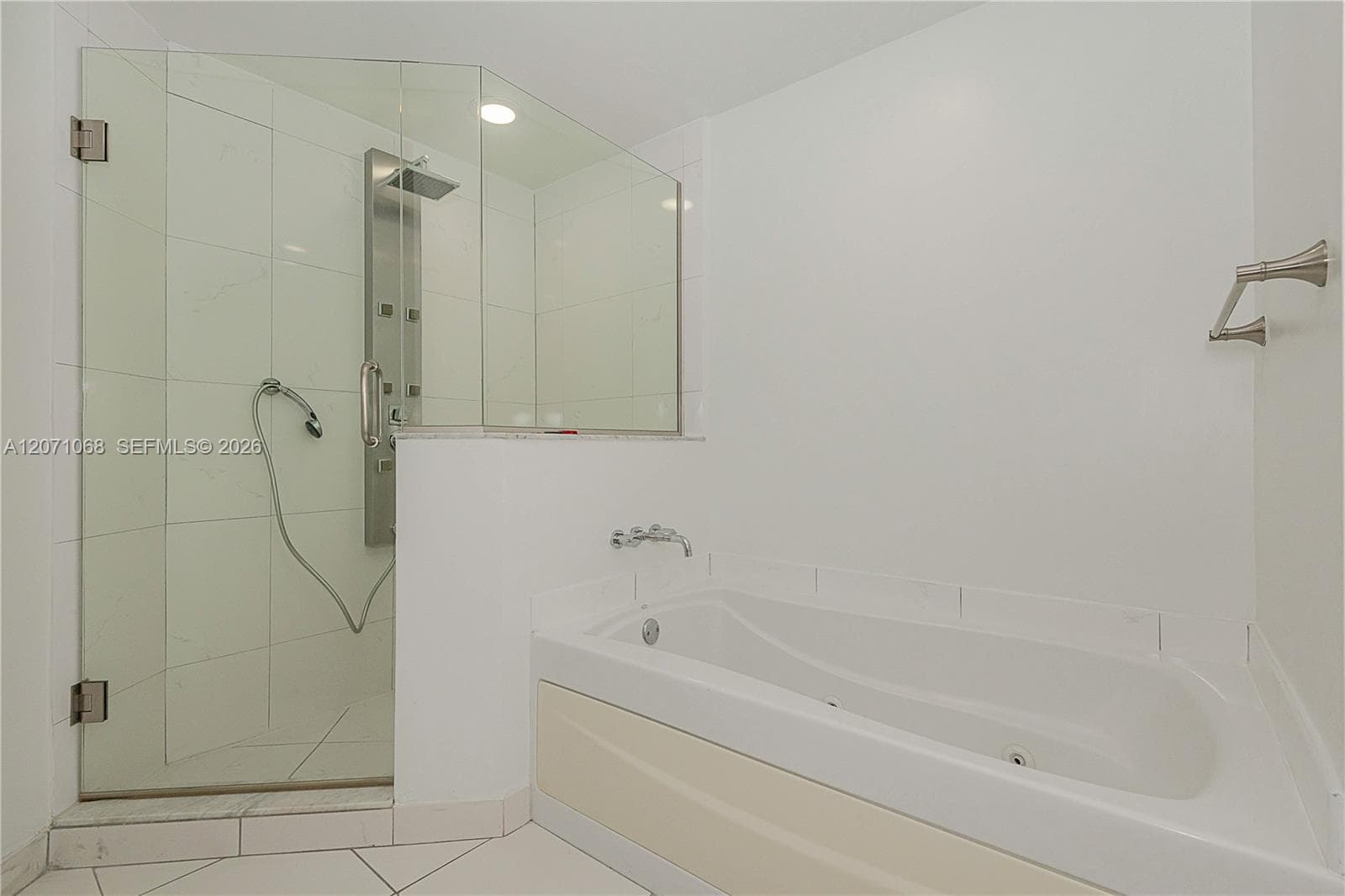 55 SE 6th St # 1507, Miami, FL 33131 photo 3