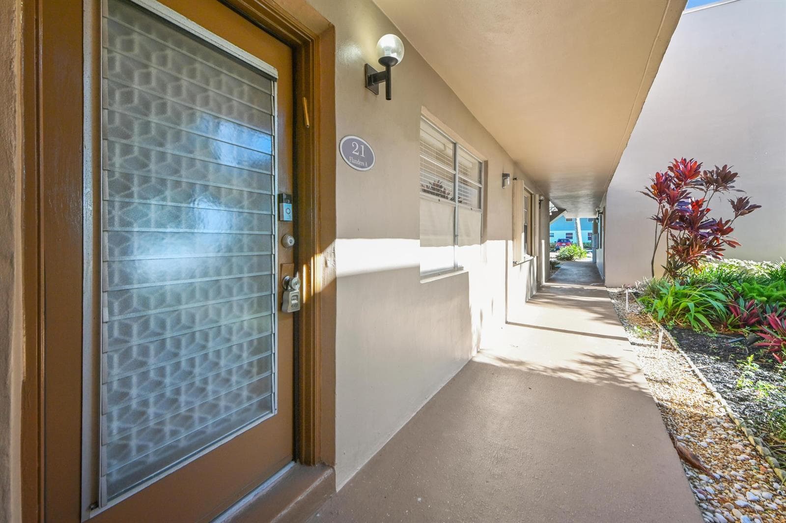 21 Flanders A, Delray Beach FL 33484 photo 2