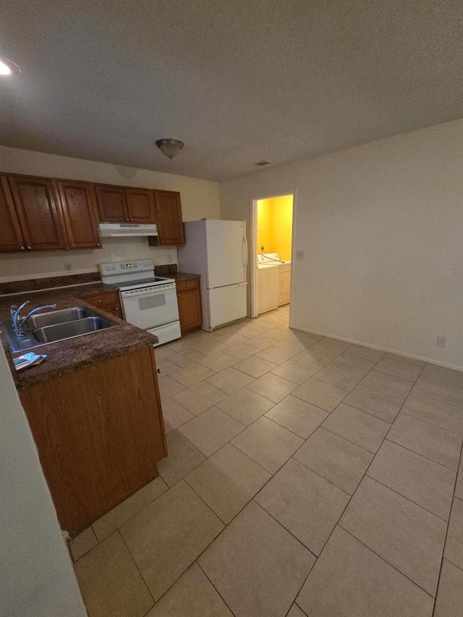 1917 SE Burgundy Lane, Port St. Lucie FL 34952 photo 3
