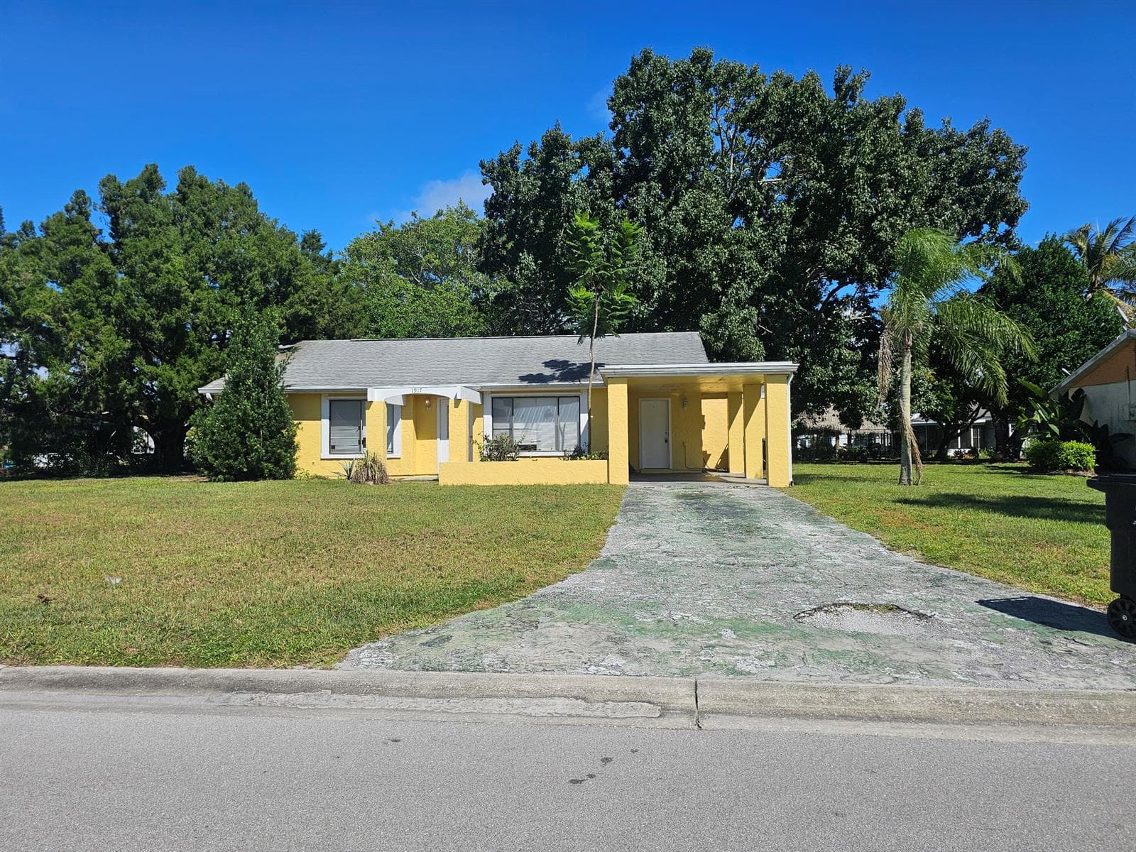 1917 SE Burgundy Lane, Port St. Lucie FL 34952