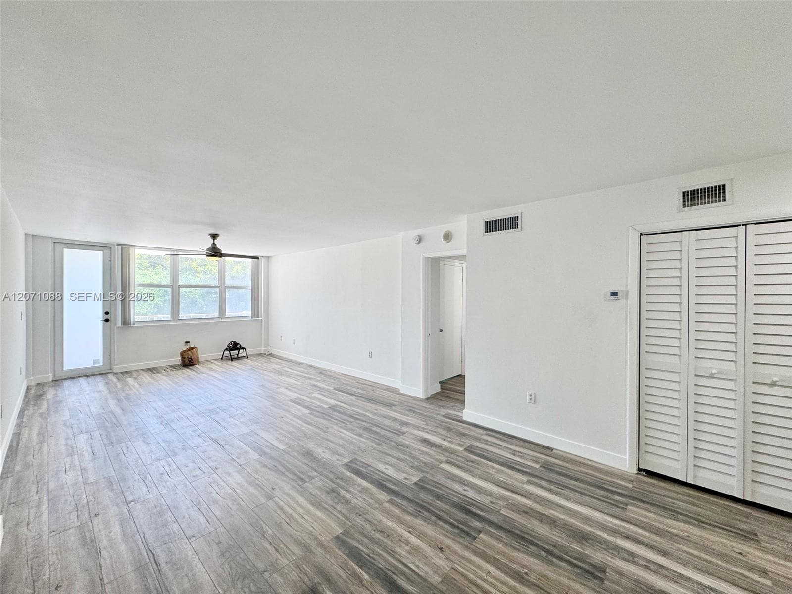 245 18th St # 301, Miami Beach FL 33139 photo 2