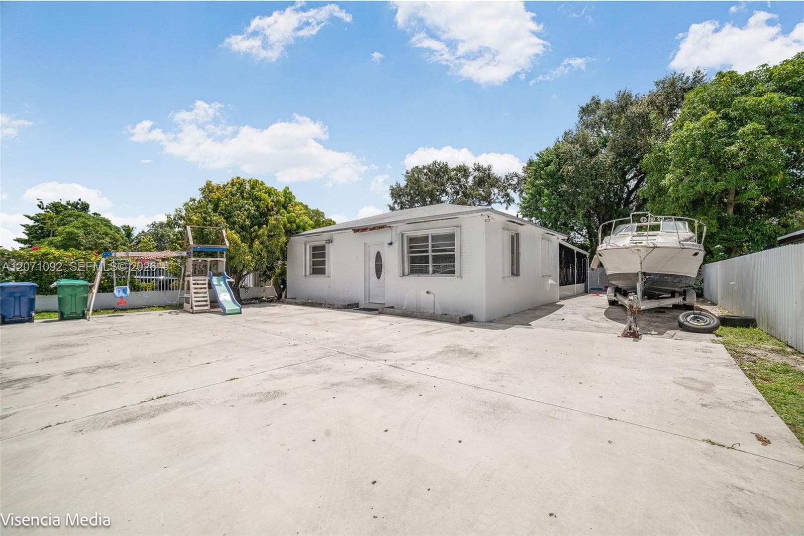 1442 NW 113th Ter, Miami FL 33167 photo 2