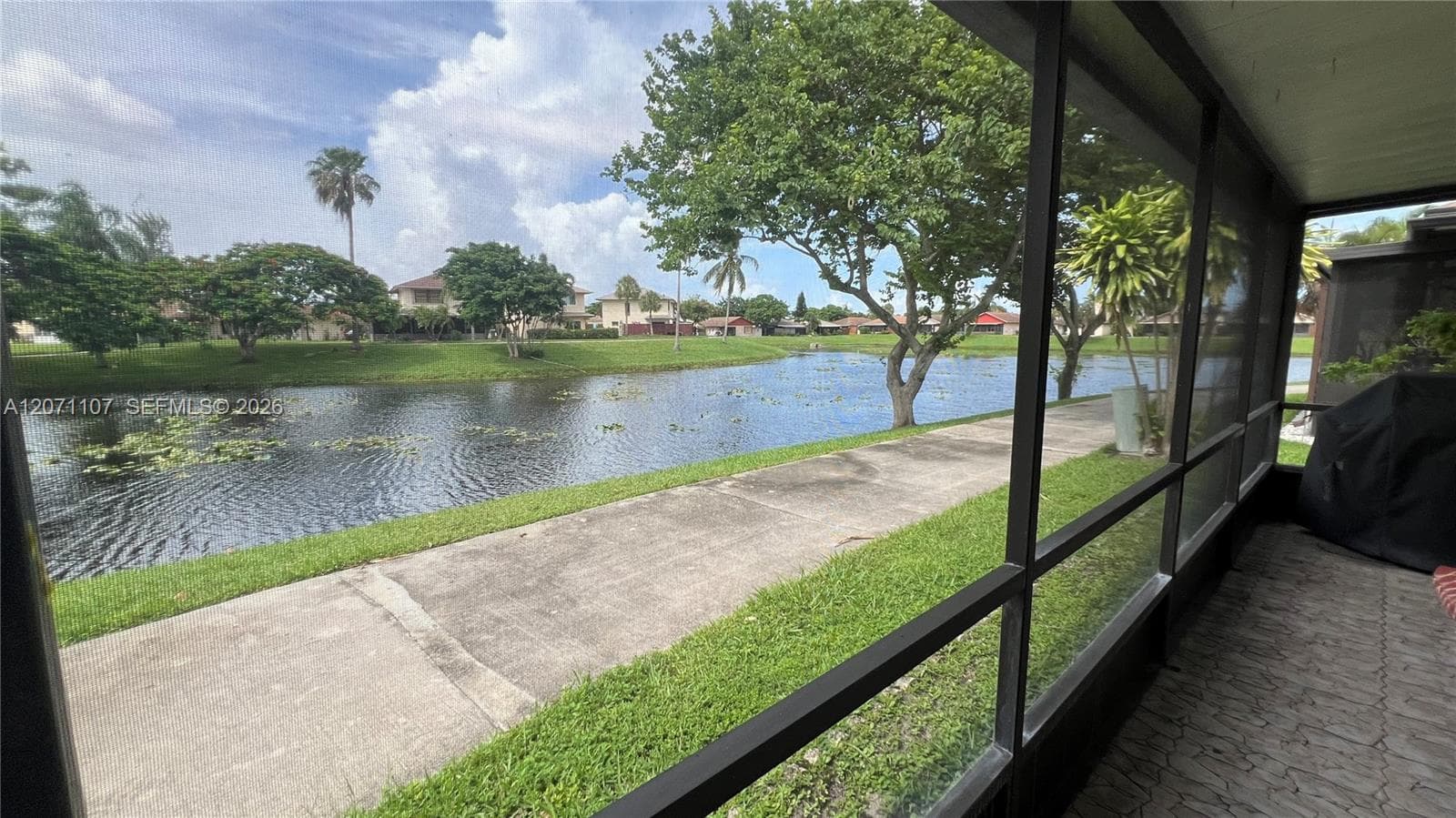5437 Mendoza St, West Palm Beach FL 33415