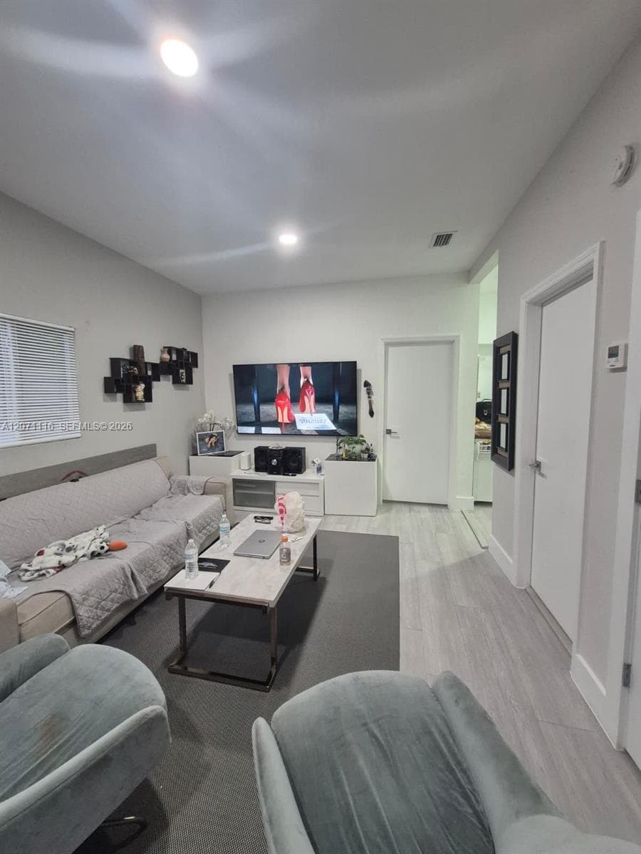 1137 NW 55th St, Miami FL 33127 photo 4