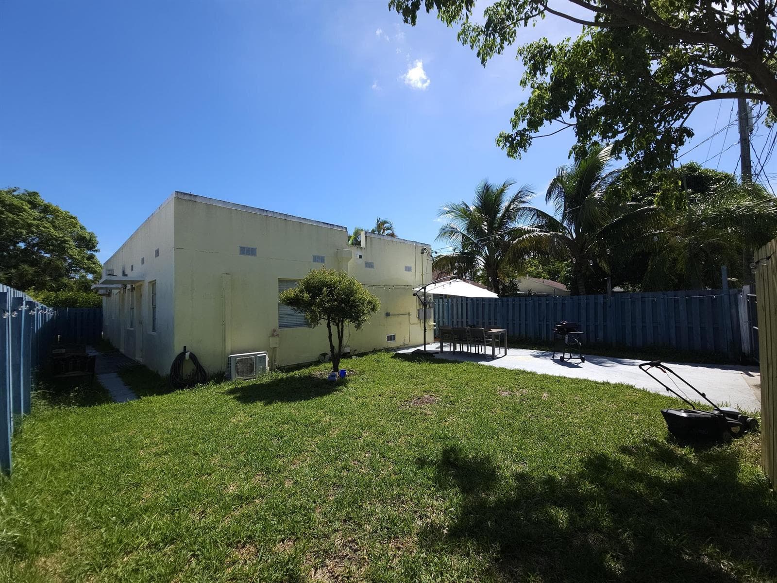 1639 Hayes Street, Hollywood FL 33020 photo 2