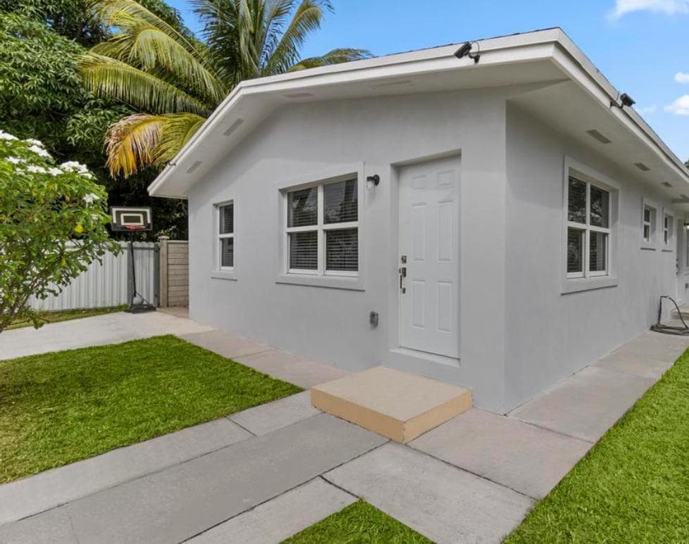 1101 NW 26TH Street, Miami FL 33127 photo 2