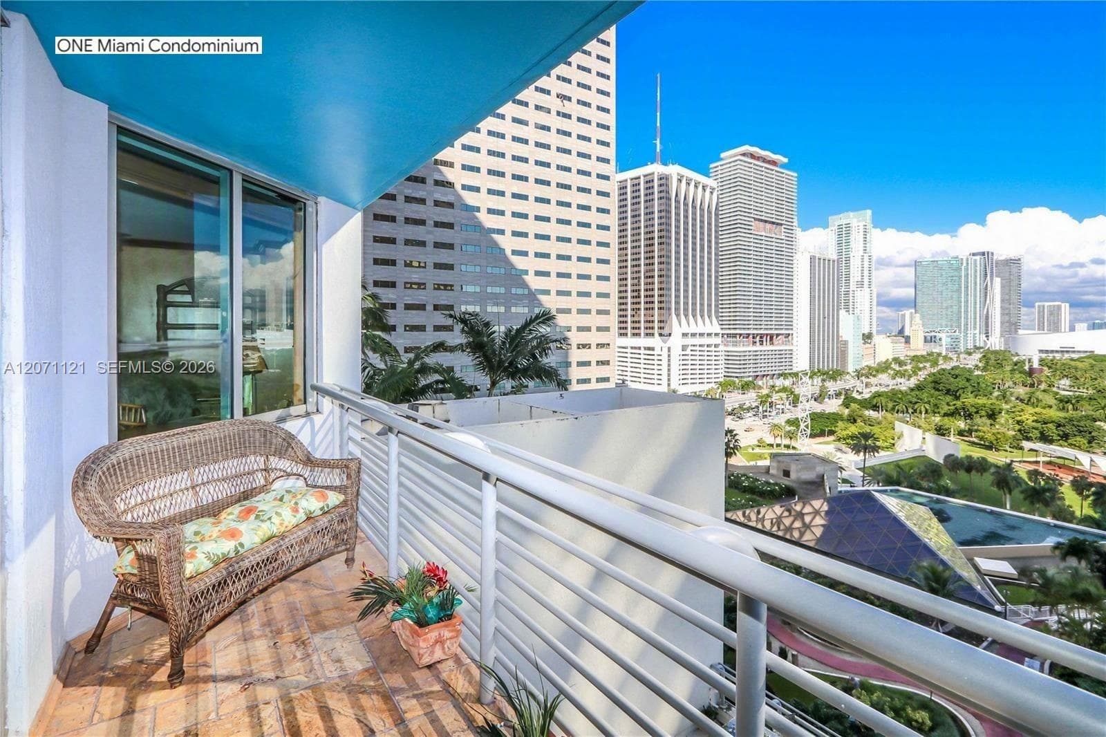 335 S Biscayne Blvd # 1500, Miami, FL 33131 photo 3