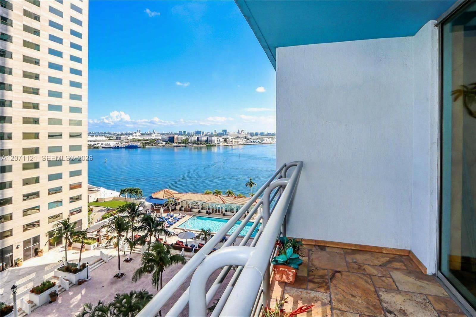 335 S Biscayne Blvd # 1500, Miami, FL 33131 photo 4