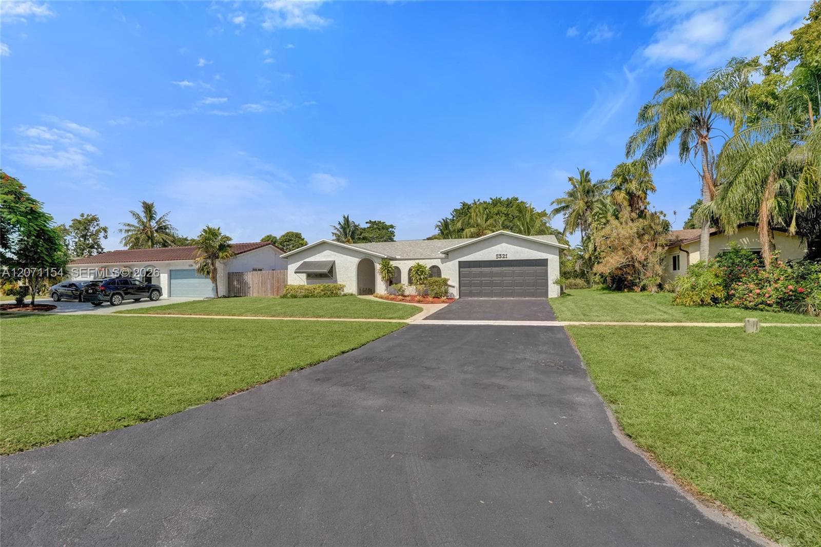 5321 SW 90th Ave, Cooper City FL 33328
