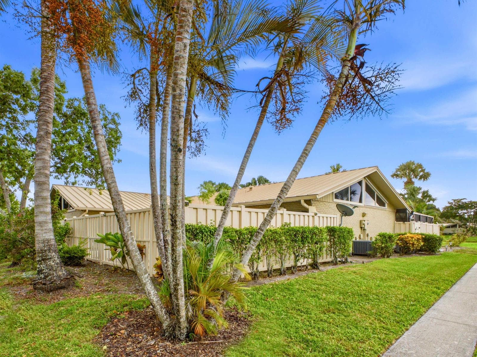 5933 GOLDEN EAGLE Circle, Palm Beach Gardens FL 33418