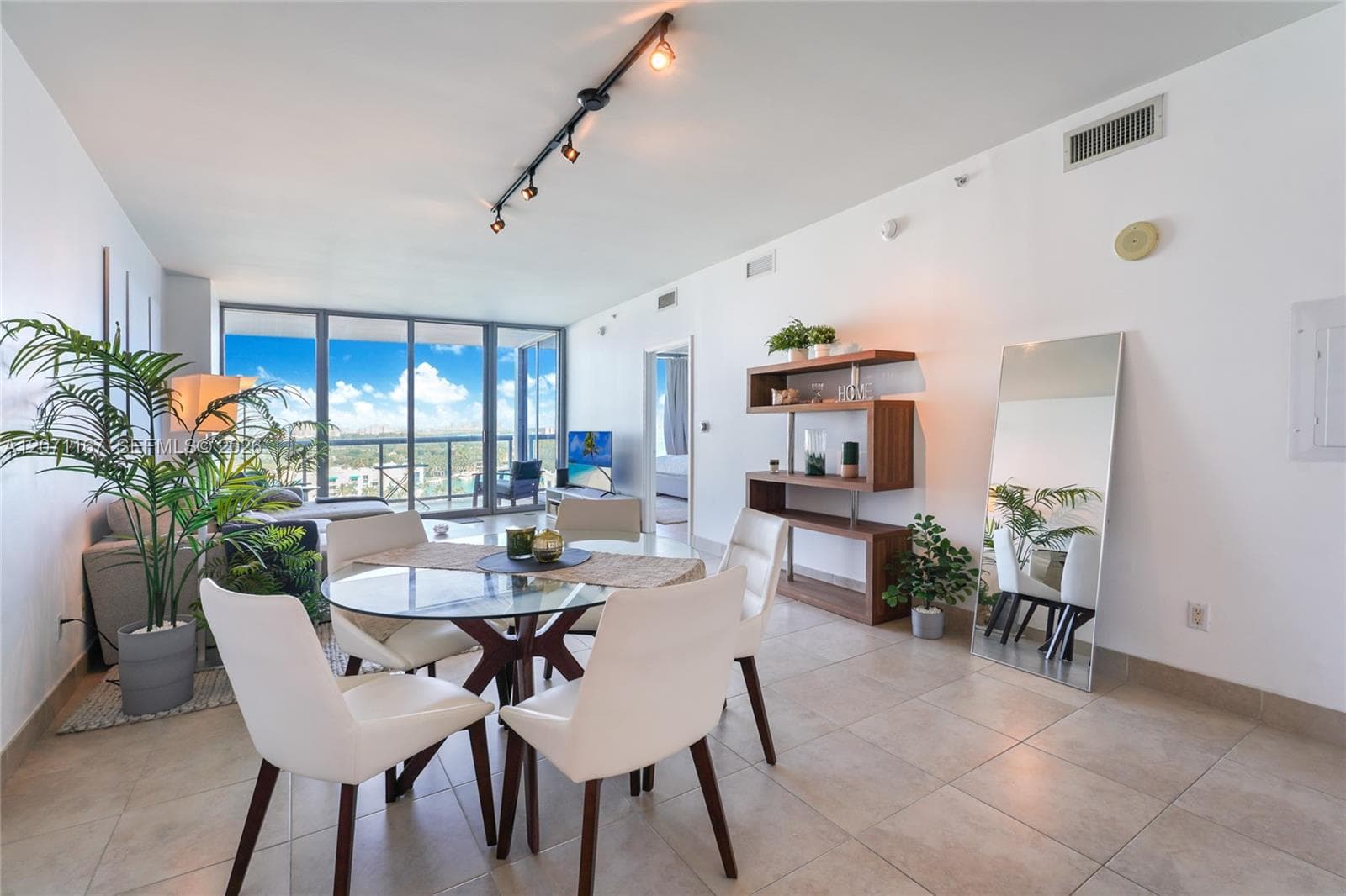601 NE 36th St # 1106, Miami, FL 33137 photo 3
