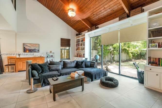 2869 W Trade Ave, Miami FL 33133 photo 3