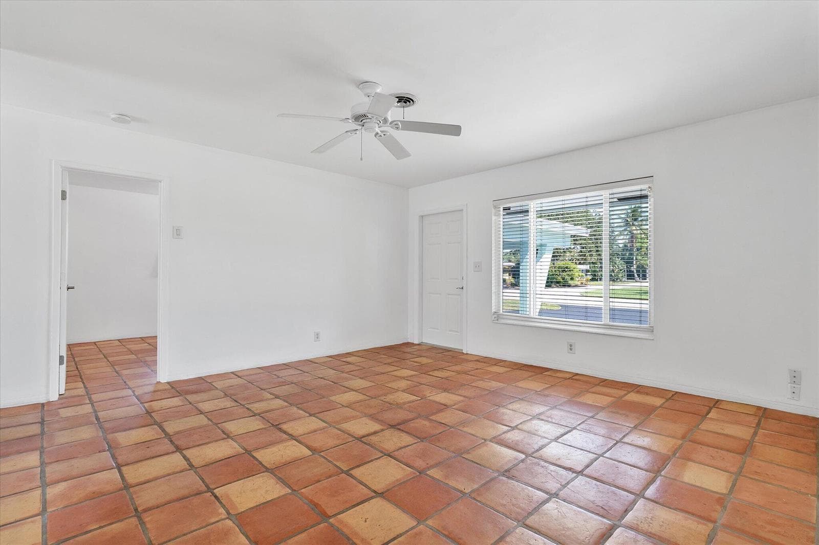 1400 NE 42nd Court, Oakland Park FL 33334 photo 5
