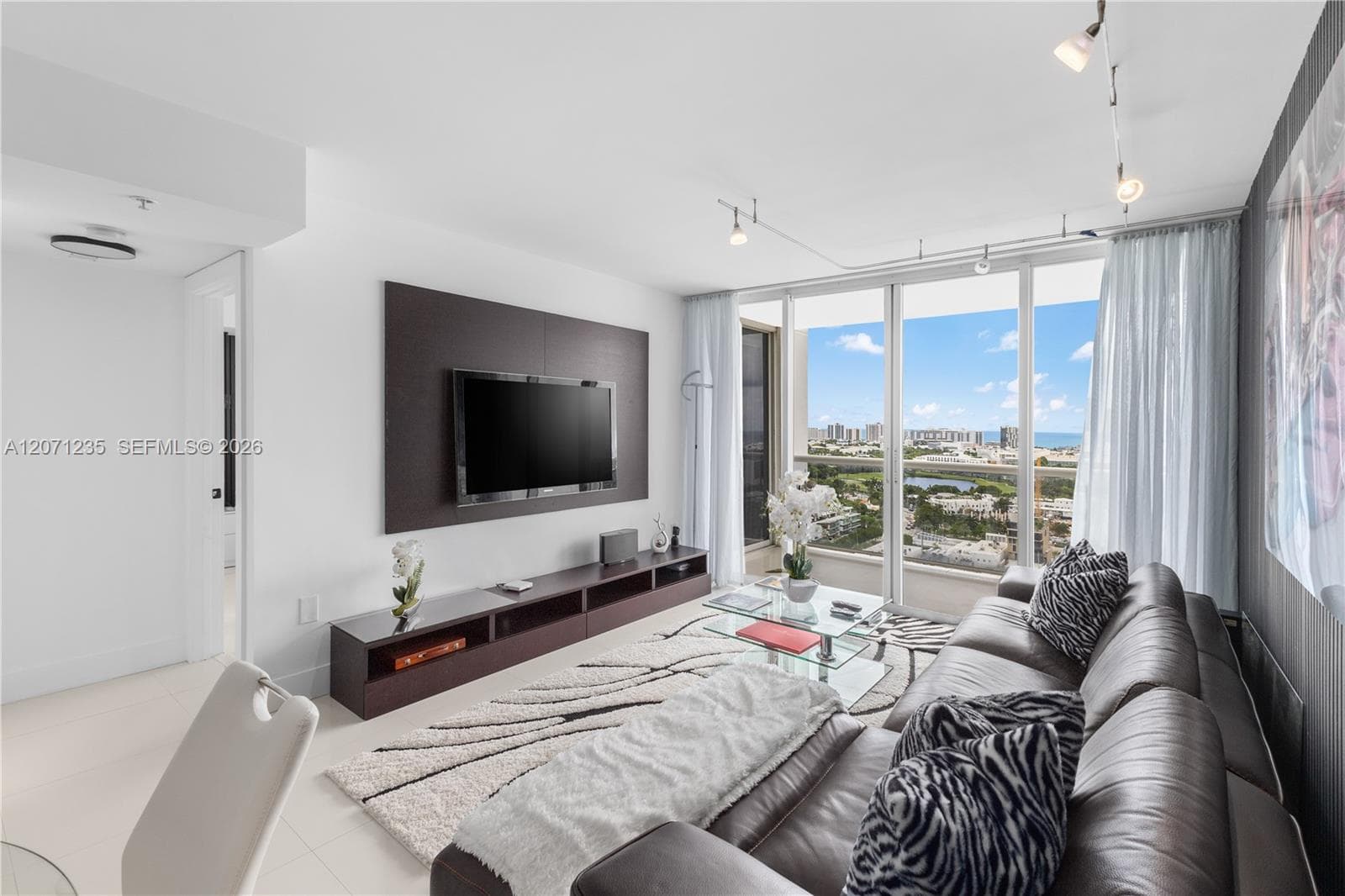 1800 Sunset Harbour Dr # 2409, Miami Beach FL 33139 photo 4
