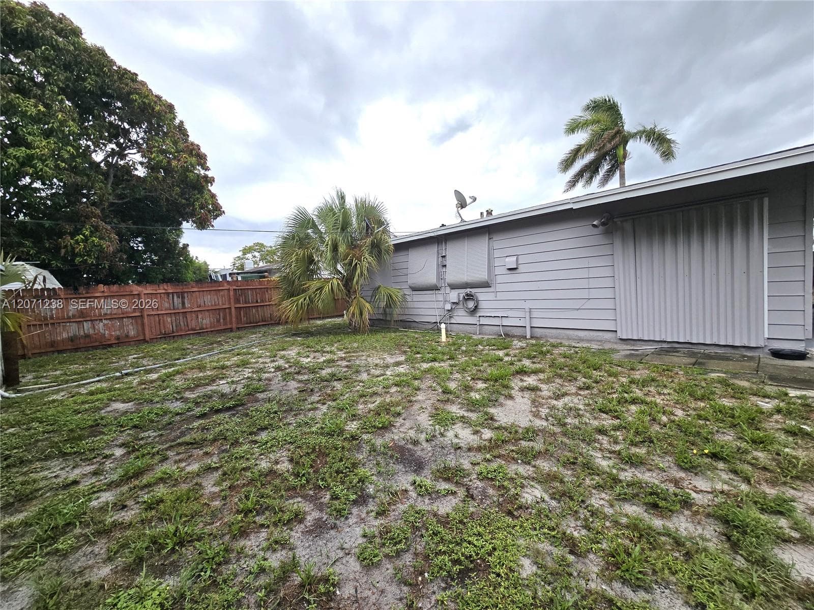 515 Hunter St, West Palm Beach FL 33405 photo 2