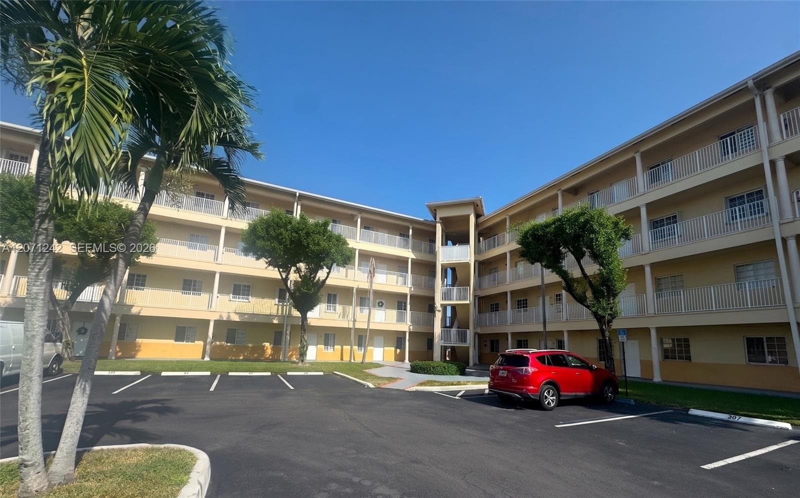 6940 NW 179th St # 7, Hialeah FL 33015