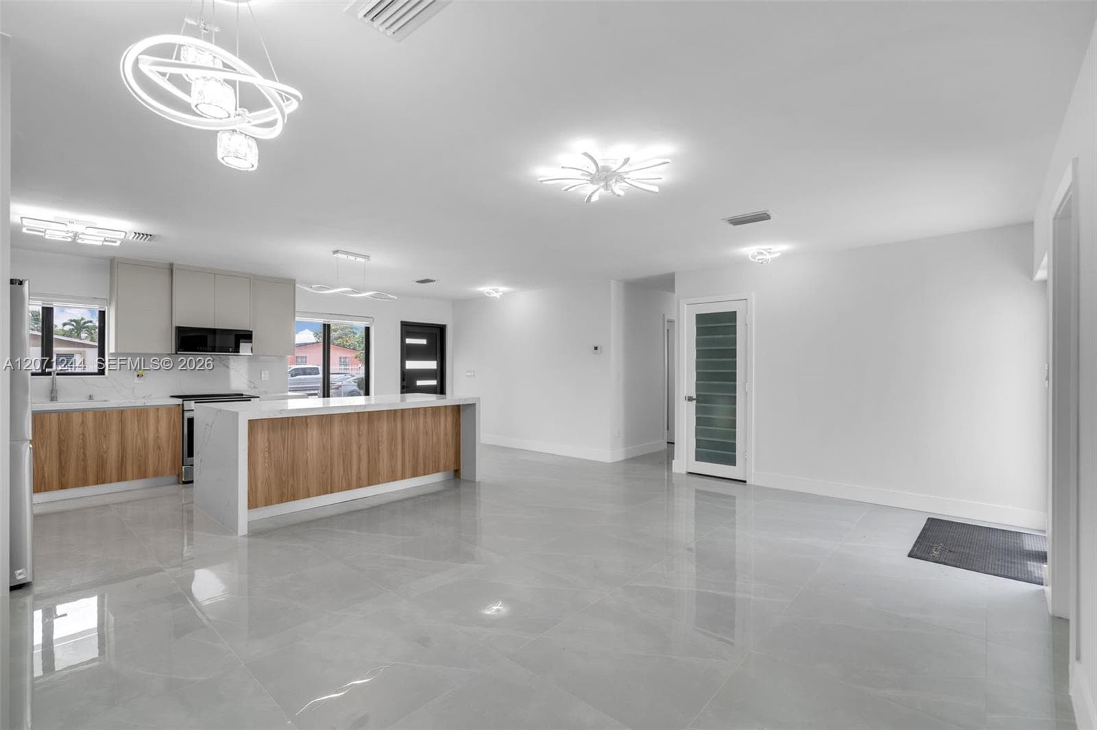 4450 NW 169th Ter, Miami Gardens FL 33055 photo 2